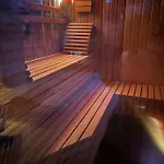 Grosse Mit Loggia Apartmán *