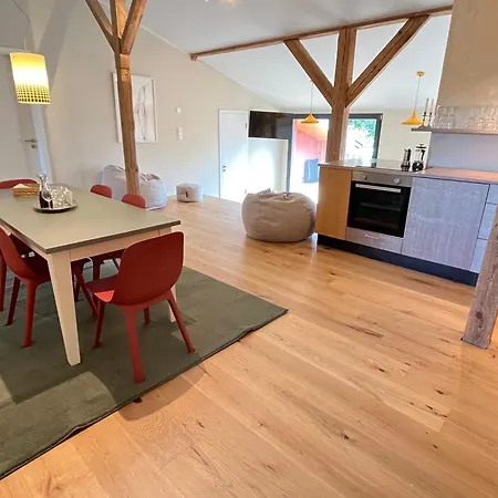 Grosse Mit Loggia Apartment *