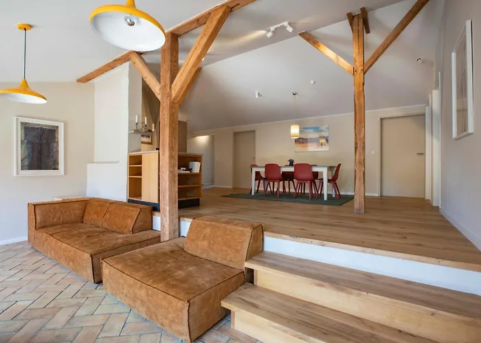 Grosse Mit Loggia Апартаменты Темплин